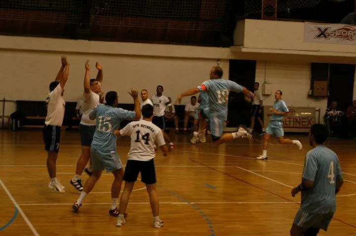 Lavovi na čelu tabele pred derbi (2012)